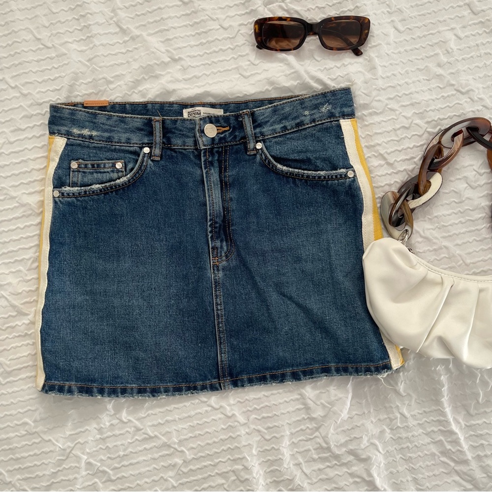 ★ NWOT ZARA Blue Denim Miniskirt with White Yellow Stripes